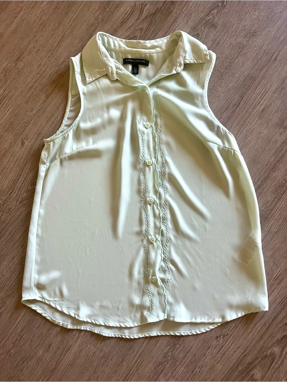 Banana Republic Cream Sleeveless Ruffle-Trim Button Front Blouse